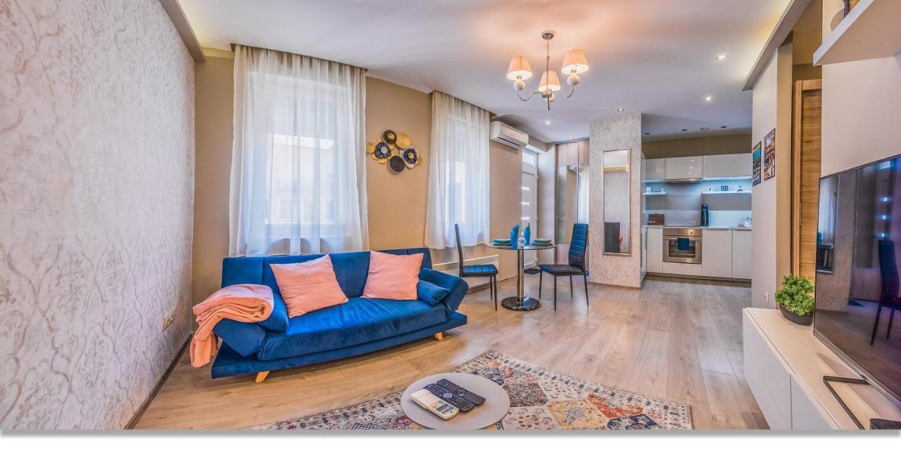 Apartment Cozy Aptmt In The Center*ac*electronic Door Locker
